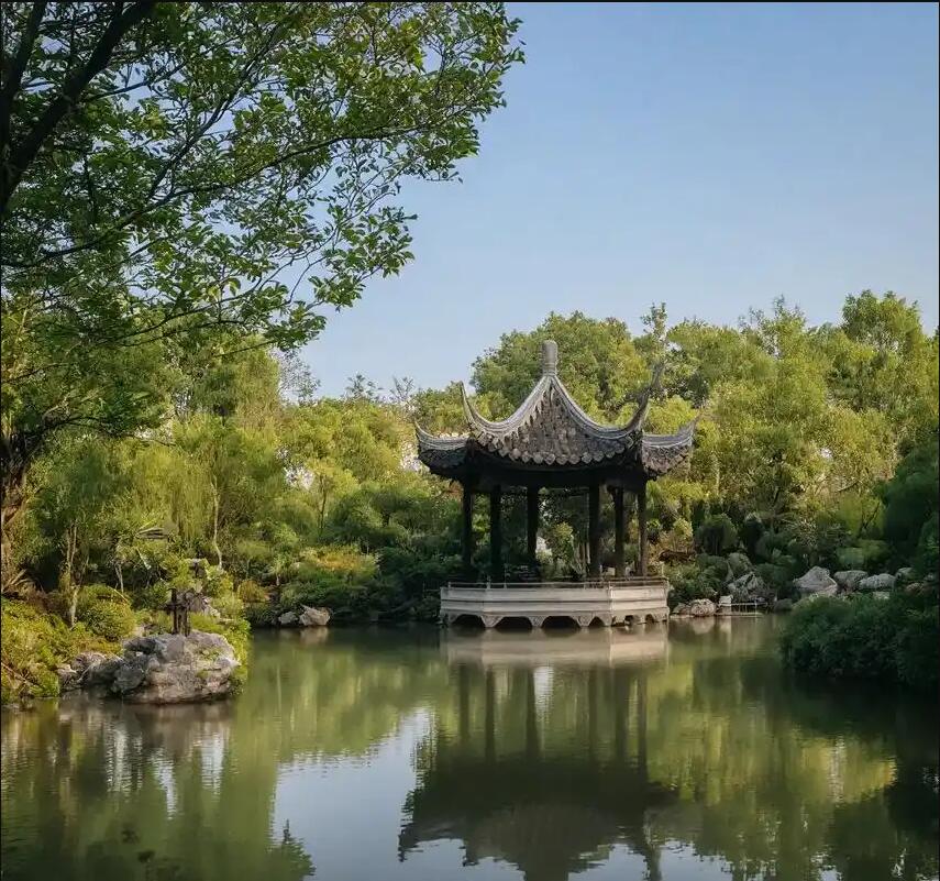 鹤岗兴安访枫餐饮有限公司